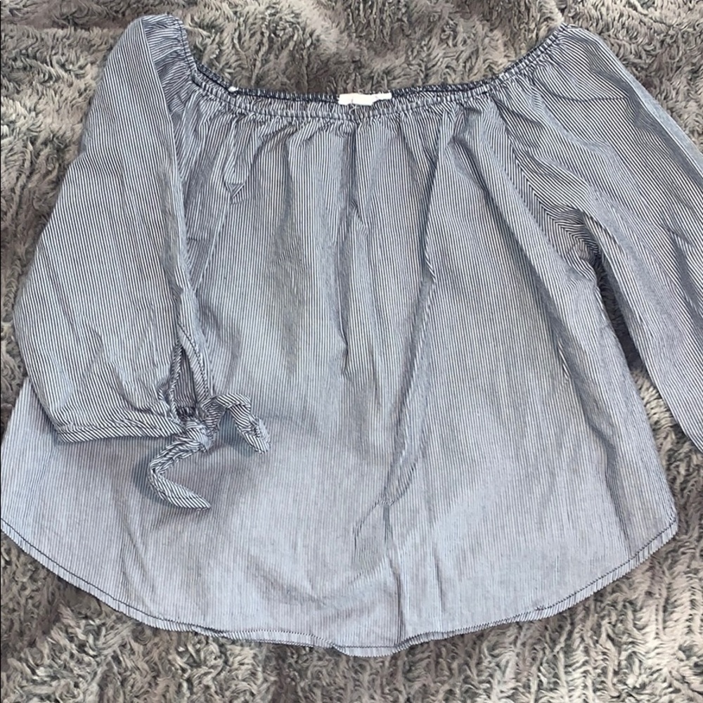 Size medium over the shoulder tie sleeve shirt